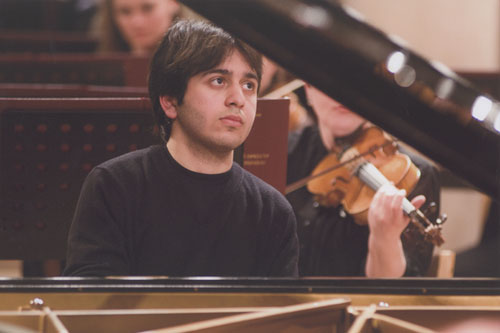 Выступление Луки Окросцваридзе в 3-м раунде конкурса в сопровождении симфонического оркестра